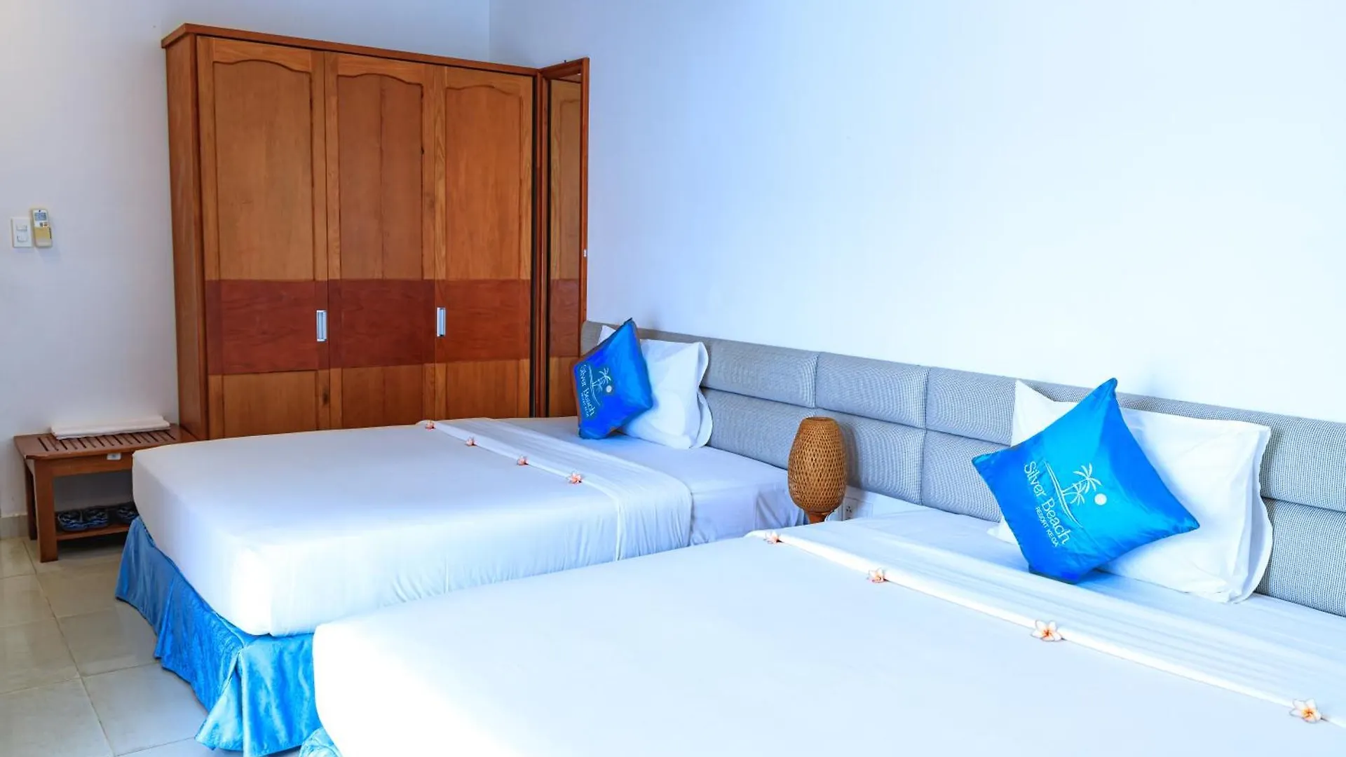Silver Beach Resort Ke Ga